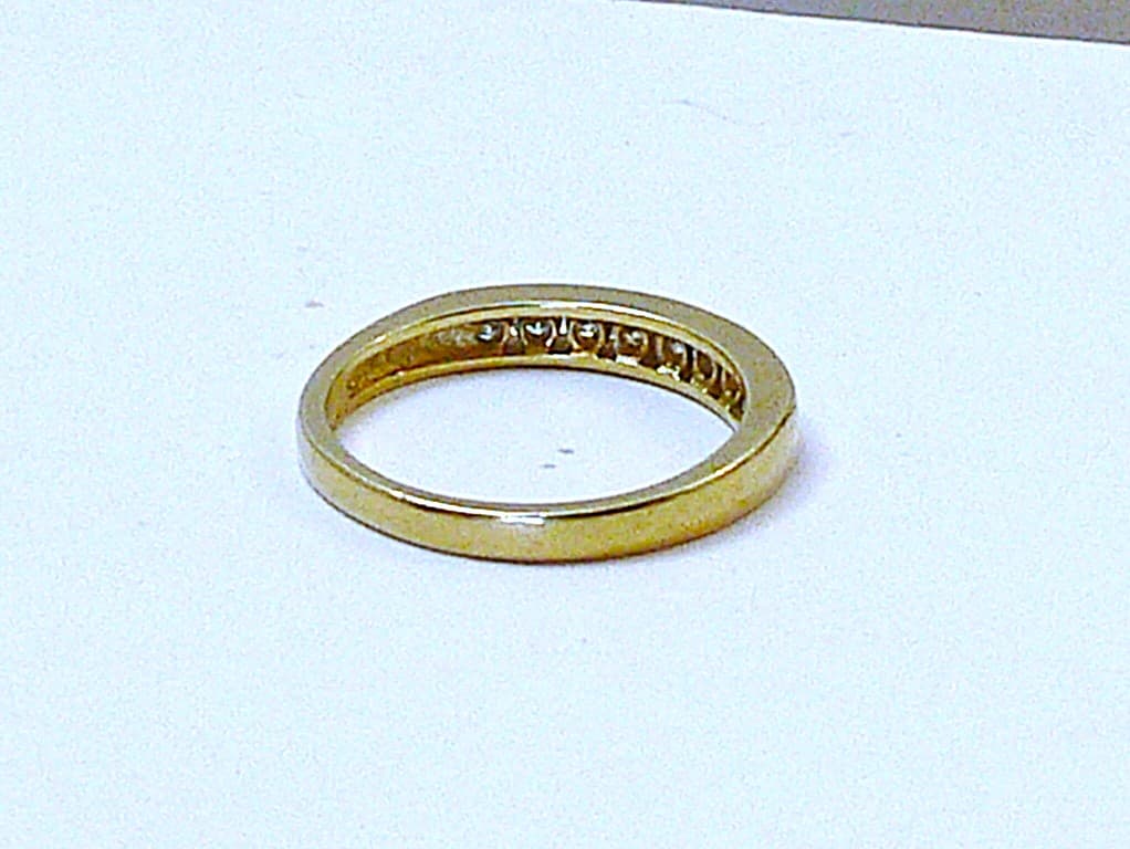 9ct Yellow Gold 8 Stone 33pts Diamond Eternity Ring